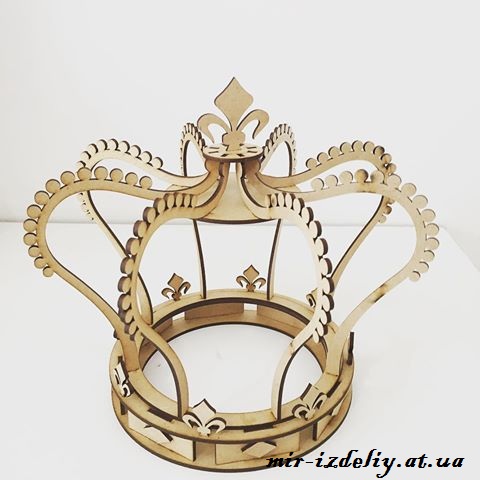 Корона монарха из фанеры