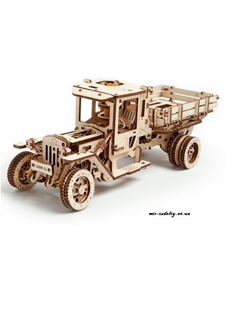 Грузовик UGM-11 из фанеры