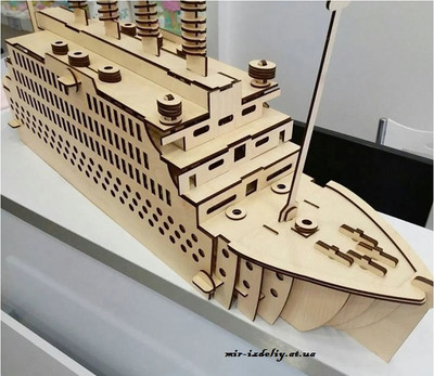 Титаник из фанеры