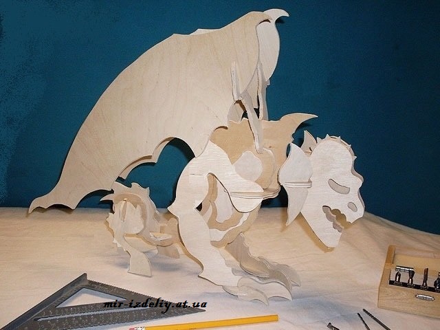 Горгулья из фанеры