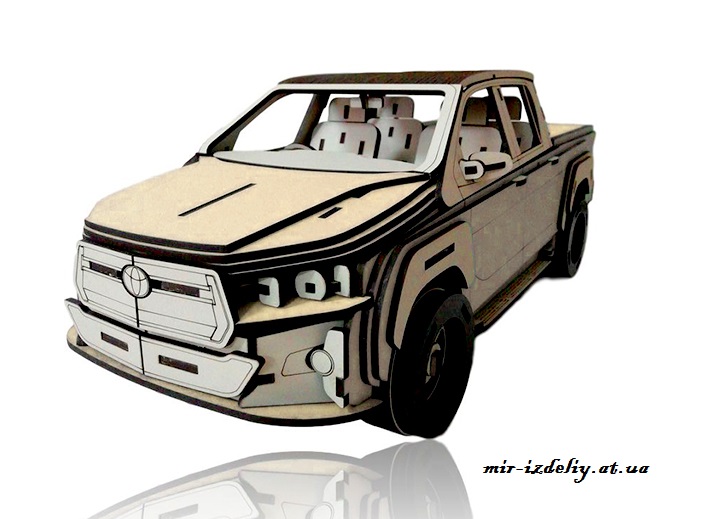Пикапы Toyota, Chevrolet и Mitsubishi из фанеры