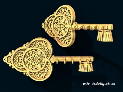 Ключница в виде большого резного ключа из фанеры