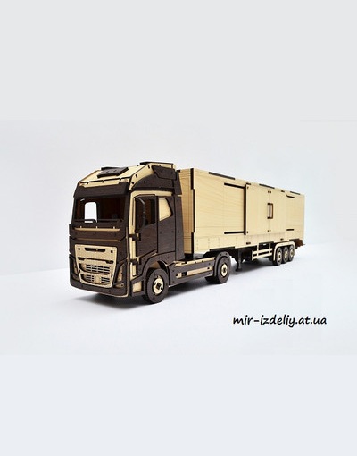 Грузовик Вольво (Volvo) американец из фанеры