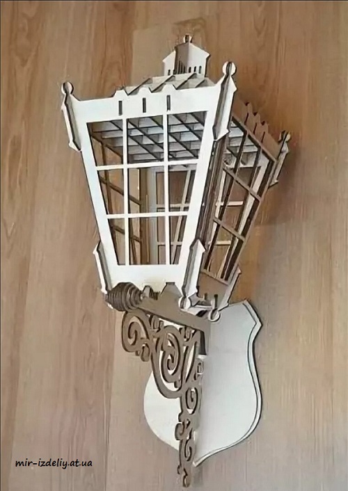 Настенный фонарь из фанеры