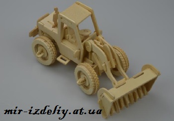 Экскаватор, трактор с ковшом из фанеры