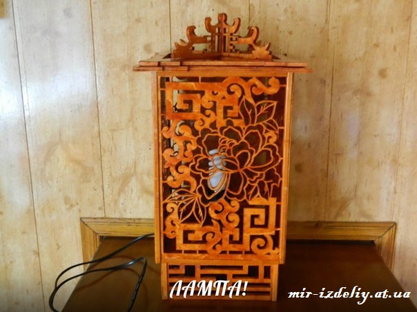 Лампа с розой из фанеры