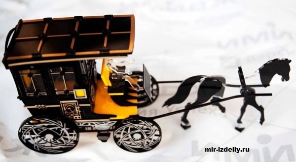 Карета Серп и Молот из фанеры