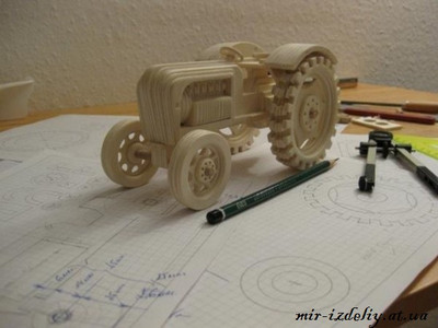 Трактор без крыши из фанеры