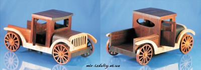 Простенькое ретро авто из фанеры