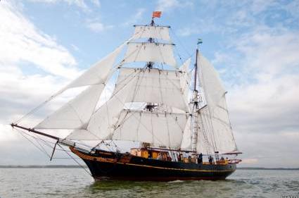 Бригантина «Tres Hombres»